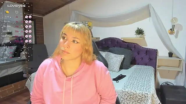 Snapshot of sophialyh_1 chatting on September 30, 1:05 pm sophialyh 1 online show from September 30, 1:05 pm