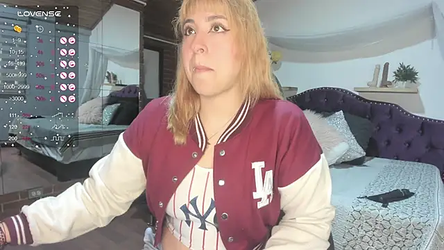 Snapshot of sophialyh_1 chatting on October 3, 12:46 pm sophialyh 1 online show from October 3, 12:46 pm