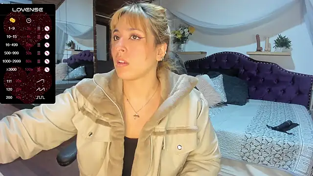 Snapshot of sophialyh_1 chatting on October 9, 12:47 pm sophialyh 1 online show from October 9, 12:47 pm