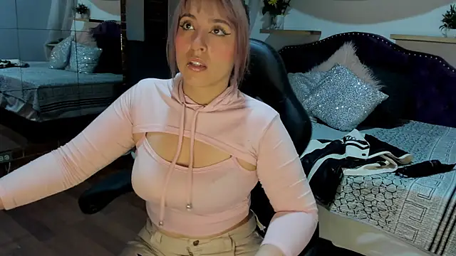 Snapshot of sophialyh_1 chatting on November 5, 1:22 pm sophialyh 1 online show from November 5, 1:22 pm