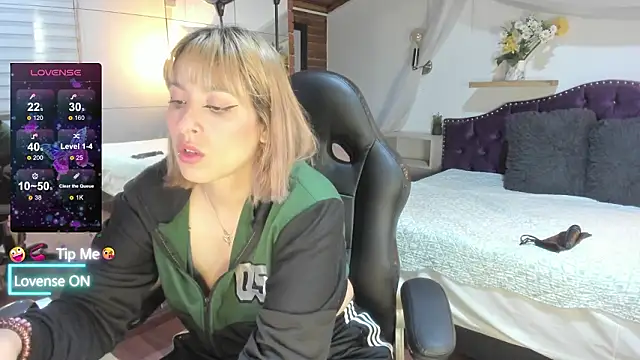 sophialyh 1 online show from March 6, 1:07 pm