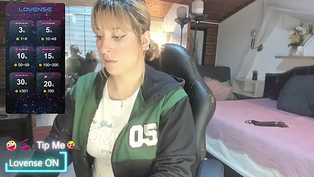 sophialyh 1 online show from March 26, 12:55 pm