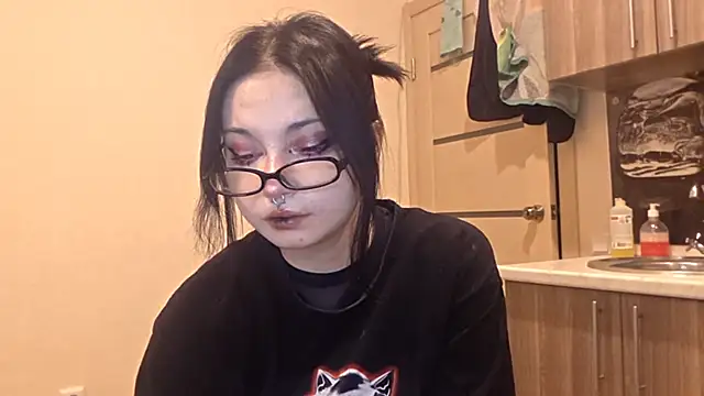 Beeping Creature online show from February 12, 4:24 pm