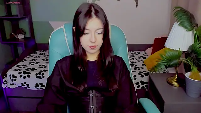 Snapshot of Azaliya_Haze chatting on November 20, 8:19 pm Azaliya Haze online show from November 20, 8:19 pm