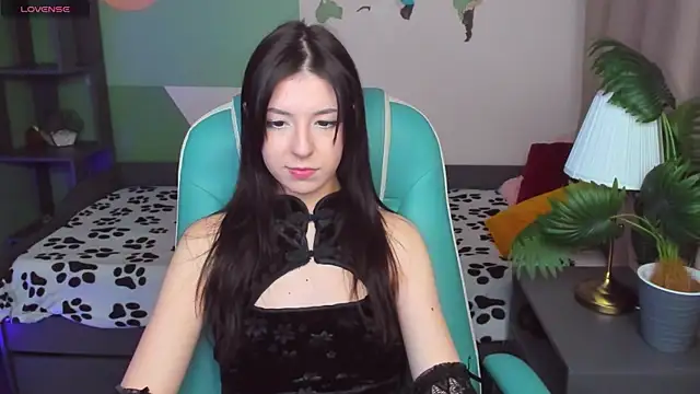 Snapshot of Azaliya_Haze chatting on November 21, 8:18 pm Azaliya Haze online show from November 21, 8:18 pm