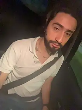 Snapshot of maximusdominus26 chatting on November 4, 8:35 am maximusdominus26 online show from November 4, 8:35 am