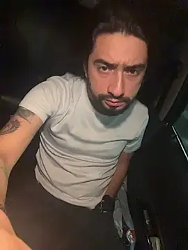 Snapshot of maximusdominus26 chatting on November 6, 6:25 am maximusdominus26 online show from November 6, 6:25 am