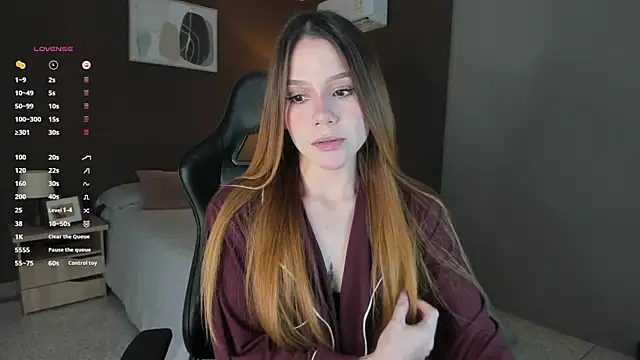 Snapshot of Alexandra-16 chatting on October 16, 10:11 pm Alexandra-16 online show from October 16, 10:11 pm