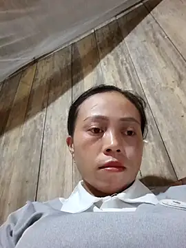 Snapshot of Tuyet_xx chatting on October 17, 12:41 pm Tuyet xx online show from October 17, 12:41 pm