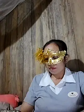 Snapshot of Tuyet_xx chatting on October 18, 2:14 am Tuyet xx online show from October 18, 2:14 am