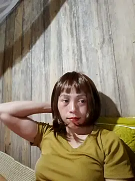 Snapshot of Tuyet_xx chatting on October 31, 2:18 pm Tuyet xx online show from October 31, 2:18 pm