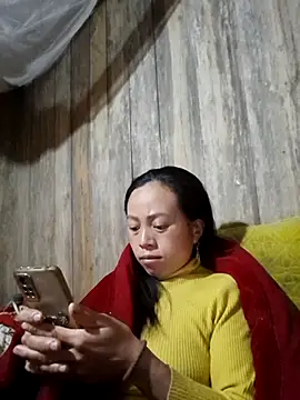 Snapshot of Tuyet_xx chatting on December 4, 10:40 pm Tuyet xx online show from December 4, 10:40 pm