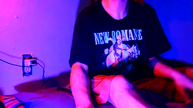 Snapshot of highinhtxx chatting on October 24, 9:22 pm highinhtxx online show from October 24, 9:22 pm