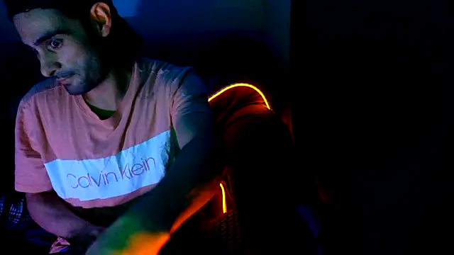 Snapshot of highinhtxx chatting on November 7, 6:57 am highinhtxx online show from November 7, 6:57 am