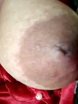 Hotmommax online show from October 29, 5:47 pm