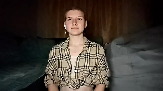 LynteriLain online show from October 1, 8:26 pm