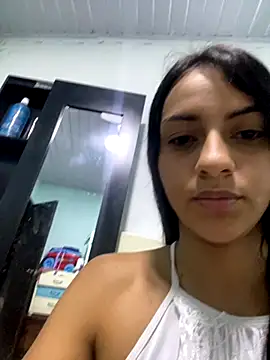 Snapshot of miluwatson chatting on October 6, 1:47 am miluwatson online show from October 6, 1:47 am