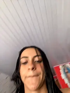 Snapshot of miluwatson chatting on October 15, 5:35 pm miluwatson online show from October 15, 5:35 pm