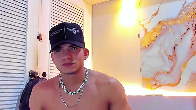 Snapshot of daniscot chatting on October 28, 8:07 am daniscot online show from October 28, 8:07 am