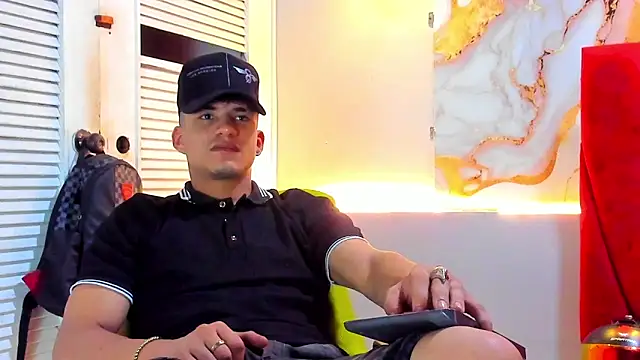 Snapshot of daniscot chatting on December 16, 3:55 am daniscot online show from December 16, 3:55 am