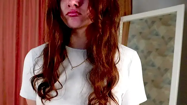 Snapshot of LewisThrone chatting on October 1, 4:07 am LewisThrone online show from October 1, 4:07 am