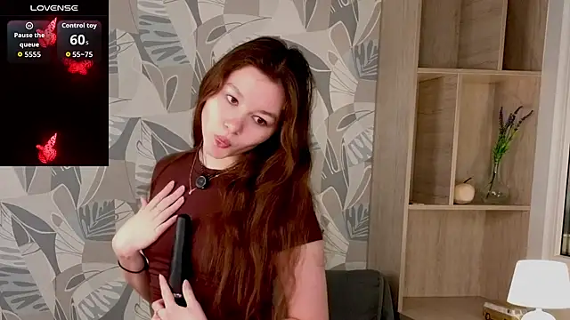 Snapshot of LewisThrone chatting on November 2, 1:08 am LewisThrone online show from November 2, 1:08 am