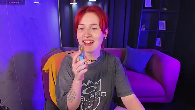 Freirenee online show from October 12, 1:32 pm