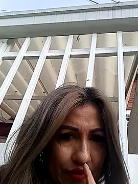 chloe  Jones  online show from November 10, 12:15 pm