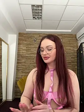 Snapshot of Lunna_Squirt chatting on October 9, 7:34 pm Lunna Squirt online show from October 9, 7:34 pm