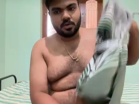 Romeo Sam2 online show from November 2, 9:00 am