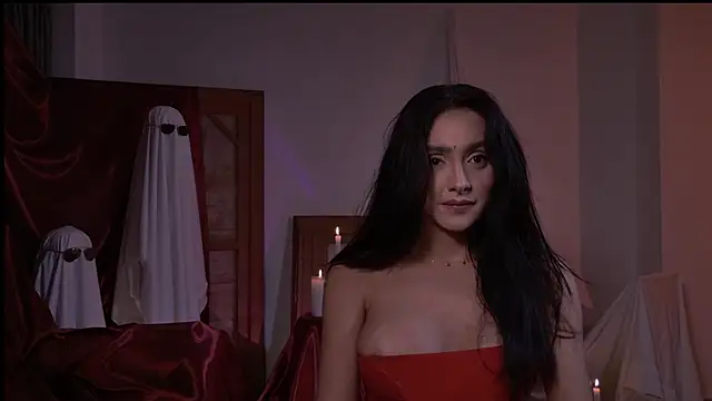 Snapshot of Milana_De chatting on October 31, 10:44 pm Milana De online show from October 31, 10:44 pm