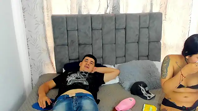 Laura King online show from December 4, 7:55 pm