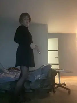 Snapshot of JoniGiuliani chatting on November 1, 10:01 pm JoniGiuliani online show from November 1, 10:01 pm