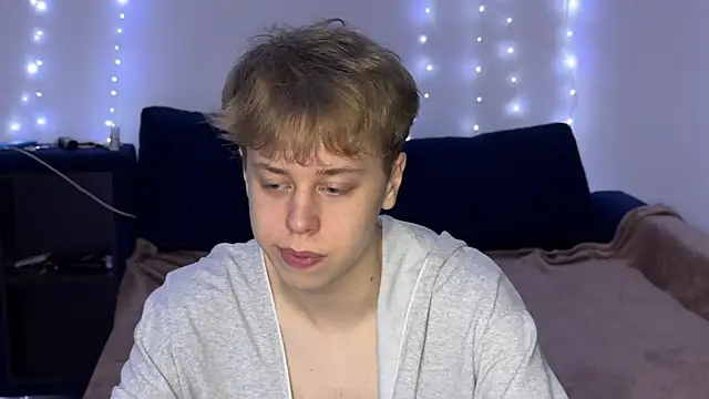  bee boy  online show from October 15, 4:18 pm