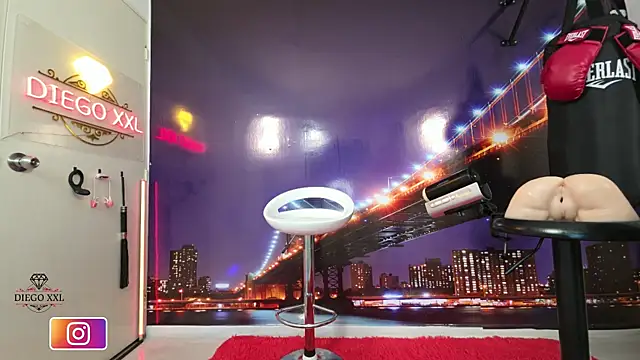 DiegoXL111 online show from April 18, 3:32 am