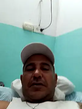 Snapshot of cesargoch87 chatting on September 28, 8:09 am cesargoch87 online show from September 28, 8:09 am