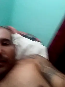 Snapshot of cesargoch87 chatting on October 14, 3:18 am cesargoch87 online show from October 14, 3:18 am
