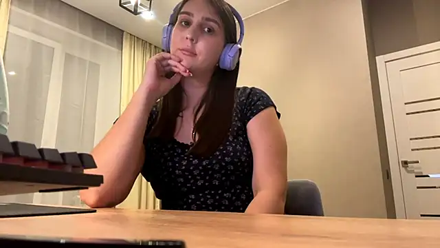 Snapshot of RoseRossi chatting on September 30, 10:09 am RoseRossi online show from September 30, 10:09 am