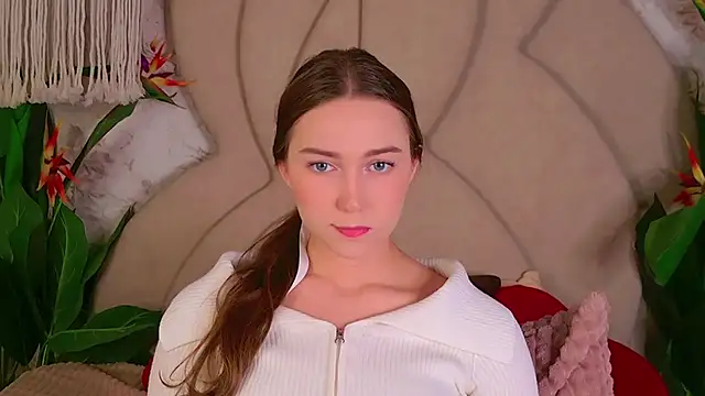 OliviaLay online show from November 21, 11:31 am