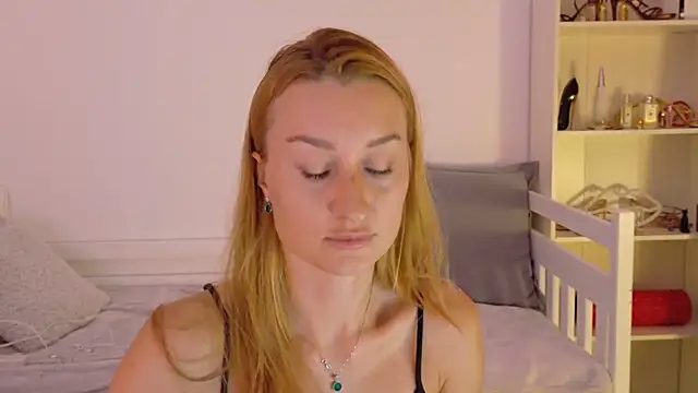 MysticRoxanne online show from October 1, 7:42 pm