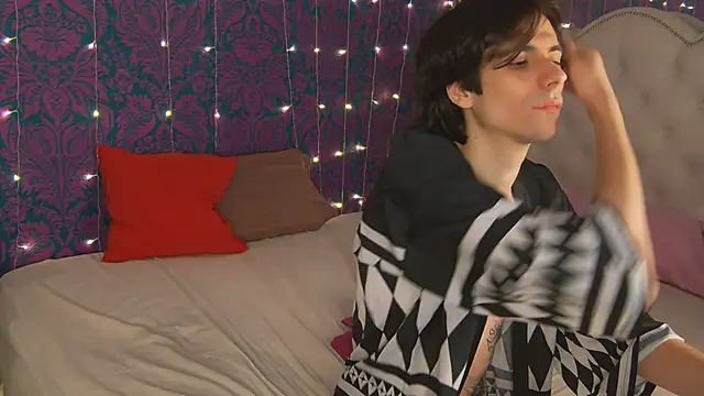 Snapshot of Ellis_Rin chatting on October 27, 8:57 pm Ellis Rin online show from October 27, 8:57 pm