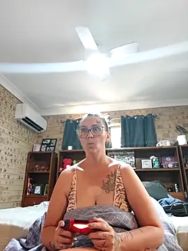 Snapshot of Sinful_Kait_XX chatting on November 12, 3:40 am Sinful Kait XX online show from November 12, 3:40 am