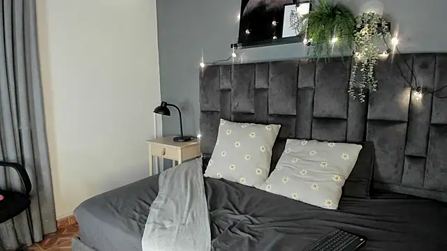 Snapshot of Julietasweett__ chatting on October 27, 7:40 pm Julietasweett   online show from October 27, 7:40 pm