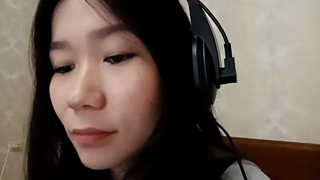 Snapshot of YukiShaapan chatting on October 8, 10:13 am YukiShaapan online show from October 8, 10:13 am