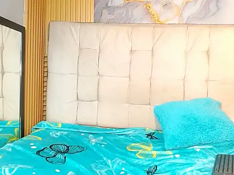 Snapshot of martinasmith303av chatting on October 24, 1:18 pm martinasmith303av online show from October 24, 1:18 pm