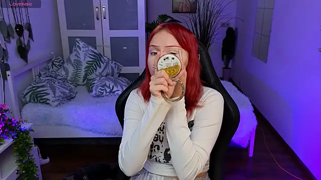 Snapshot of kitten_murray_ chatting on October 5, 5:28 am kitten murray online show from October 5, 5:28 am