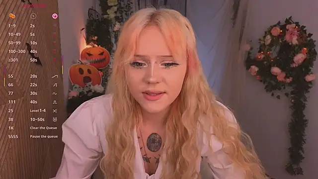 Snapshot of kitten_murray_ chatting on October 24, 4:36 pm kitten murray online show from October 24, 4:36 pm