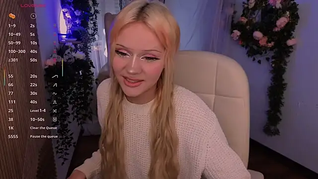 Snapshot of kitten_murray_ chatting on November 5, 1:11 pm kitten murray online show from November 5, 1:11 pm