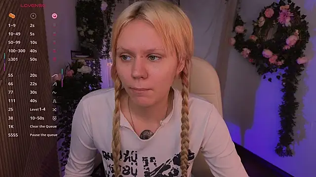 Snapshot of kitten_murray_ chatting on November 9, 5:28 am kitten murray online show from November 9, 5:28 am