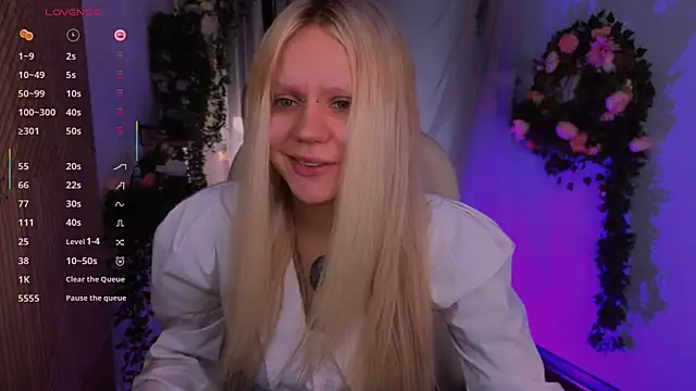 Snapshot of kitten_murray_ chatting on November 26, 5:41 am kitten murray online show from November 26, 5:41 am